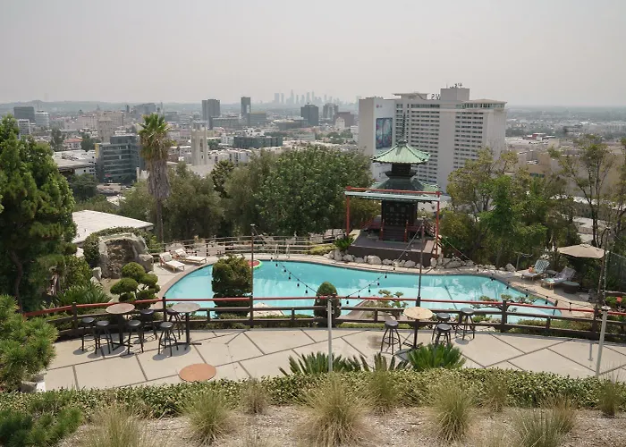 Hollywood Hills Hotel