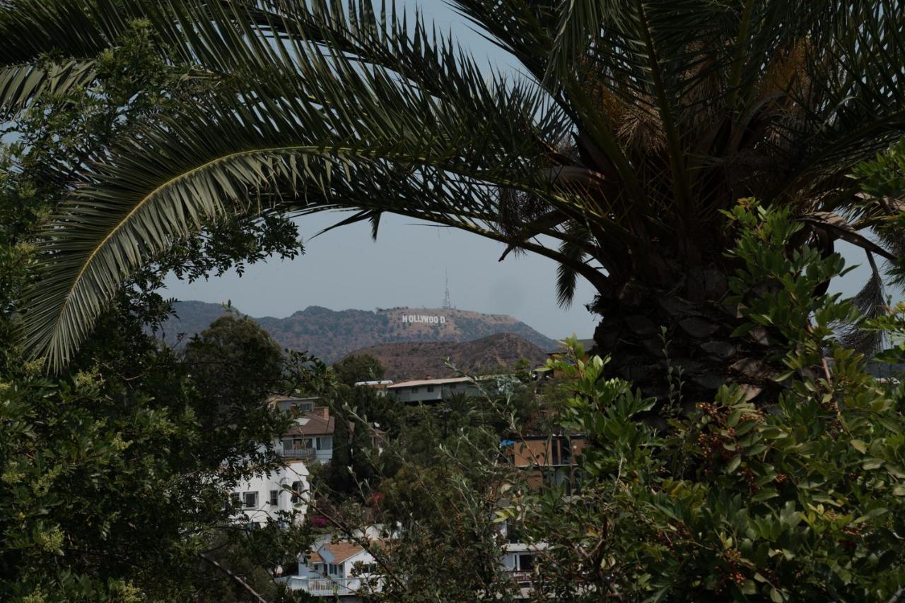 Hollywood Hills Hotel 3*