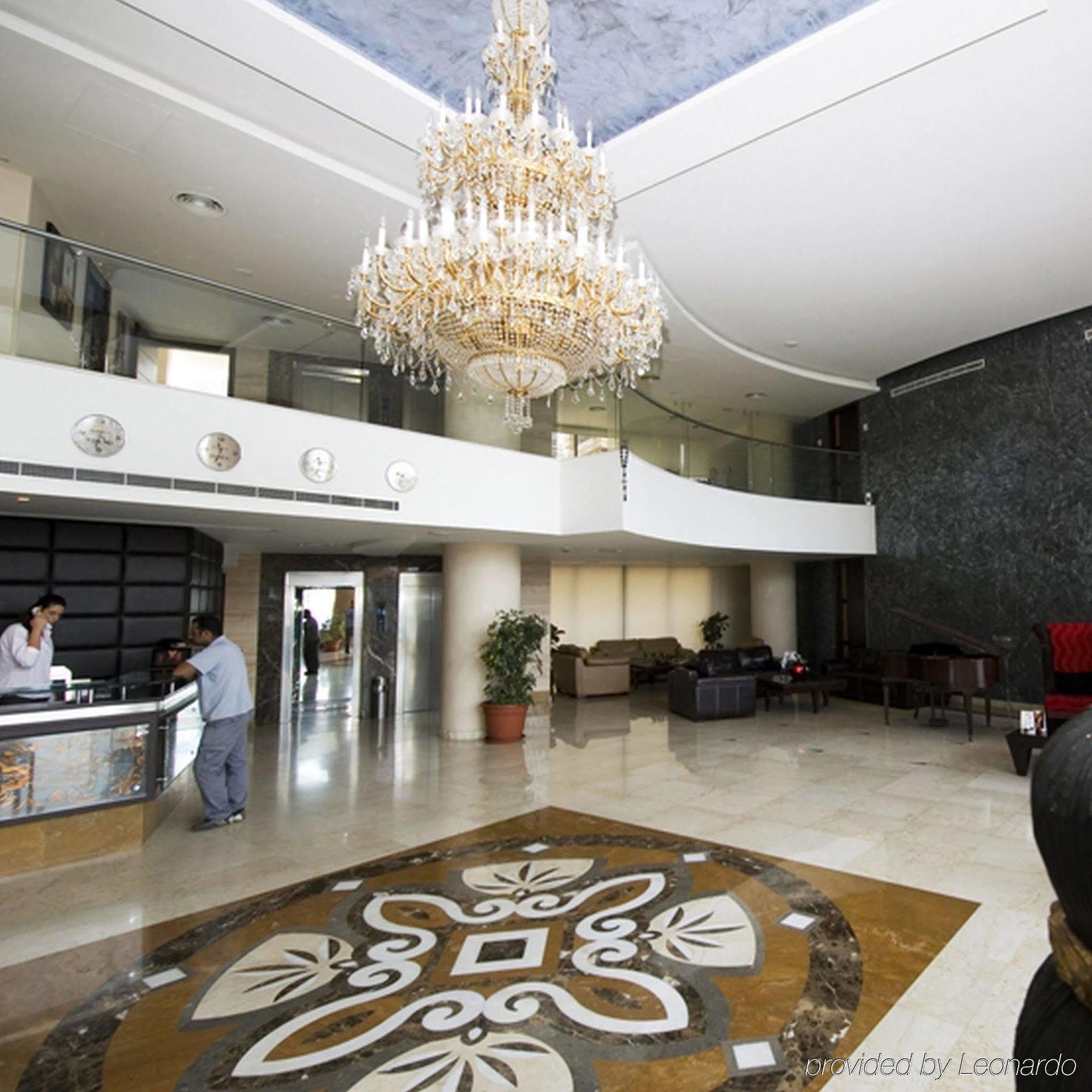Hollywood Hills Hotel 3*